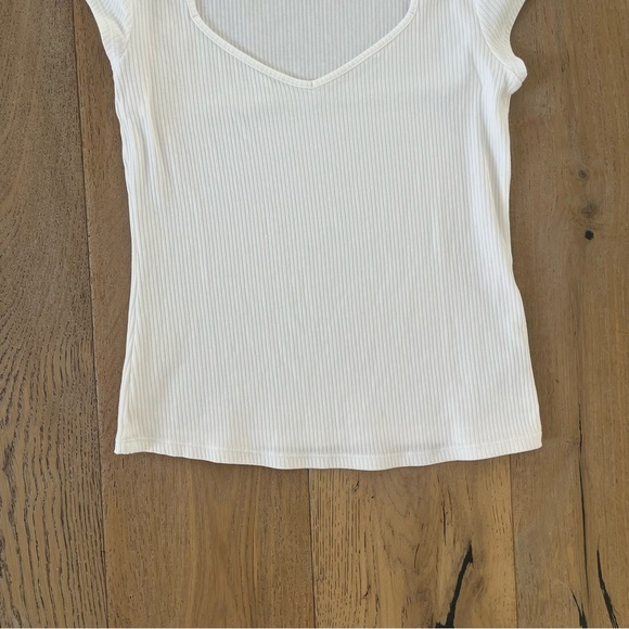 Old Navy Sweetheart Square Neck Shirt women size medium White Ribbed - Picture 2 of 6